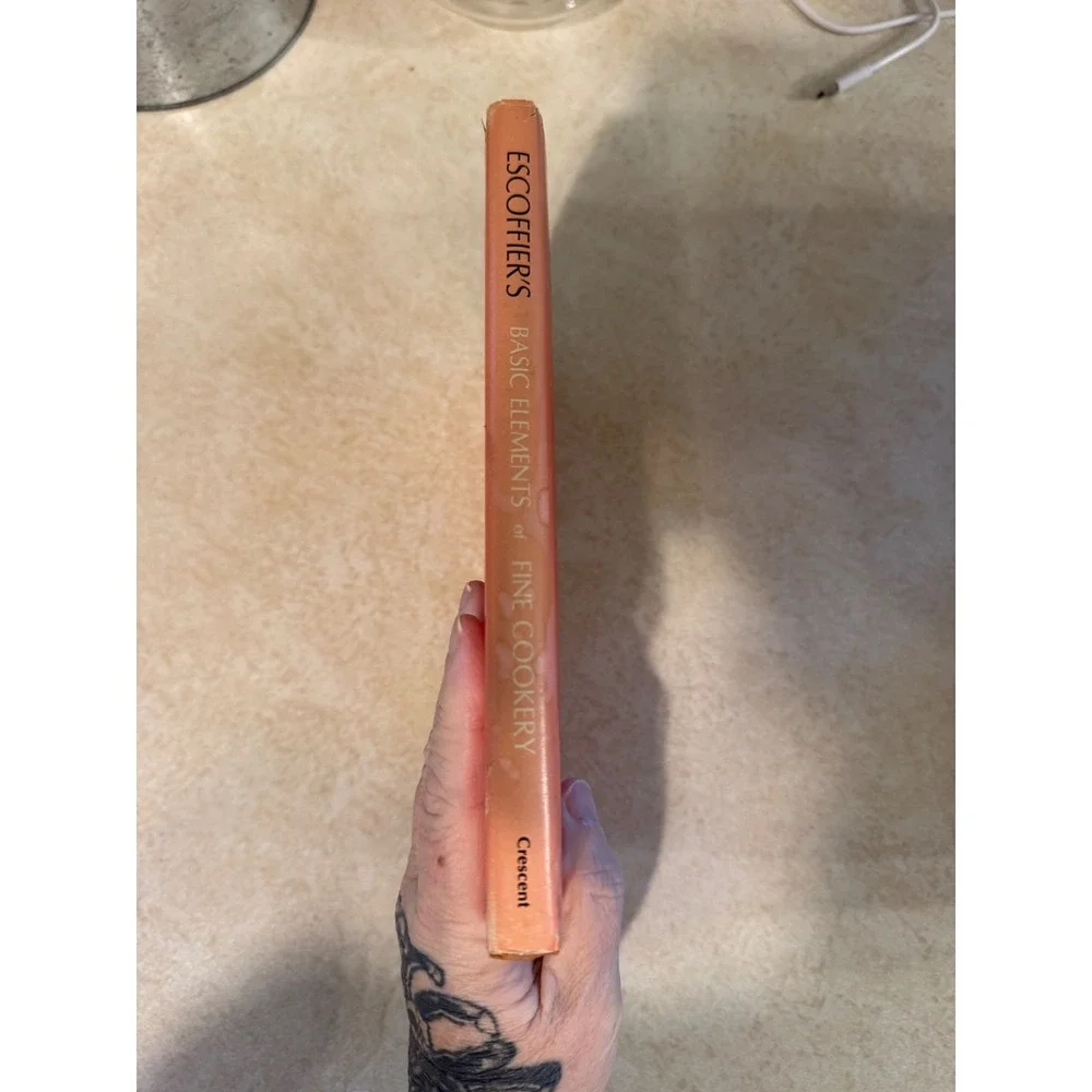 Crescent Books escoffier basic